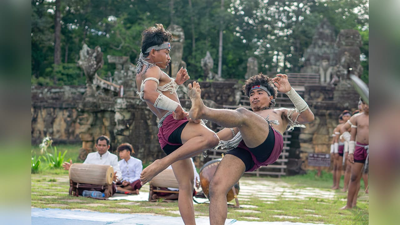 Siem Reap Launches Free Weekly Shows Featuring Kun Lbokator and Shadow Theatre