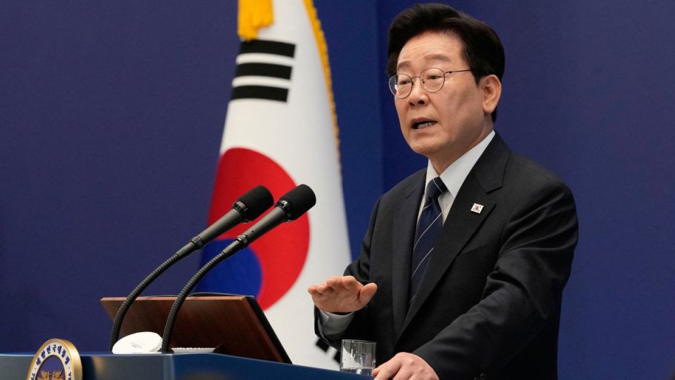 South Korea's President Lee navigates treacherous diplomacy over Strait of Hormuz deployment