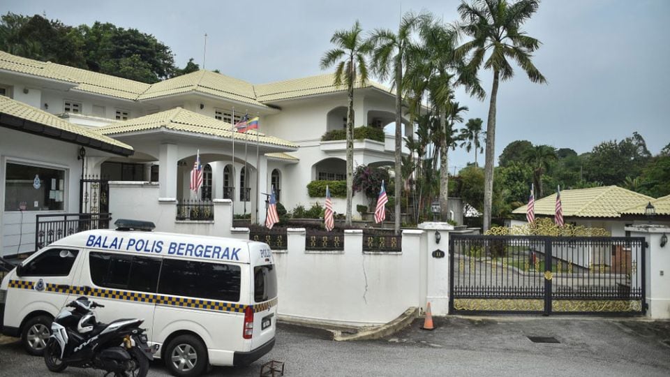 UMNO Raises Over RM1 Million for Najib as Online Critics Send 1-Sen Donations in Protest